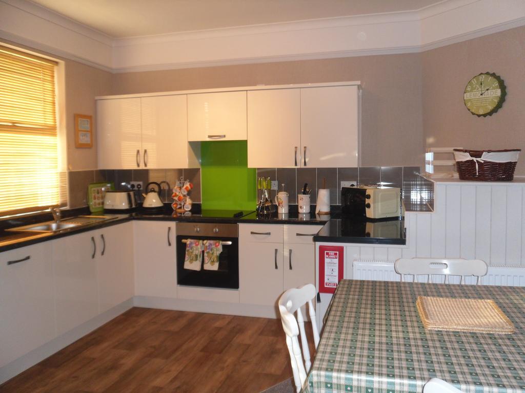 Claremont House Holiday Apartments Llandudno Pokoj fotografie